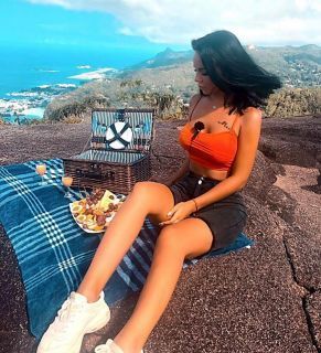 Dinamik bir escort bayan Leman